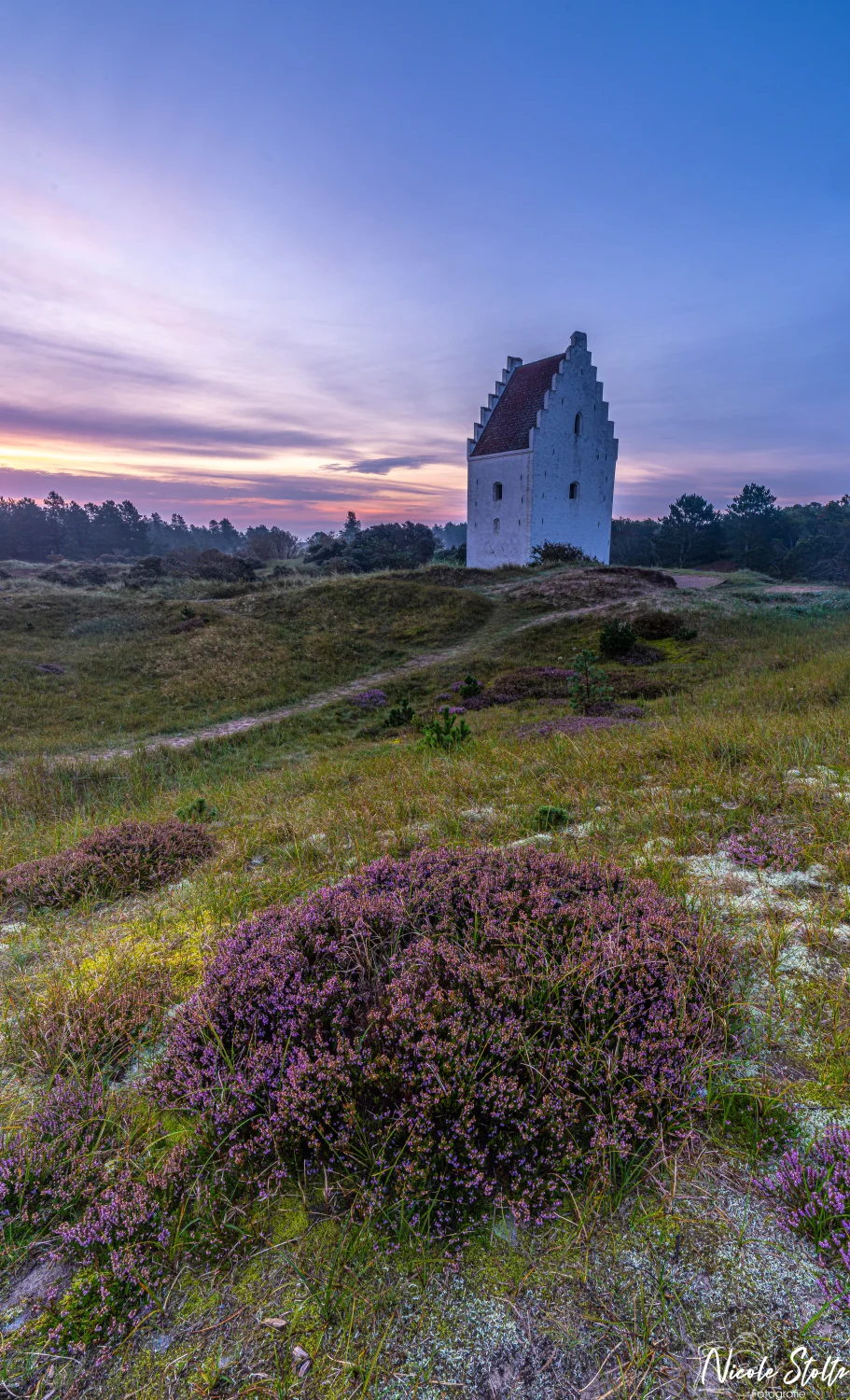 Schönes Haus in einem Gartenbild von NicoleStoltz Fotografie